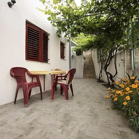 Apartman Sera *